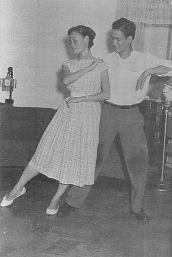 Може би малцина от вас знаят, че освен всичко останало Брус Лий е бил и състезателен танцьор....