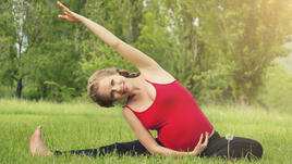5 йога пози за бъдещи майки