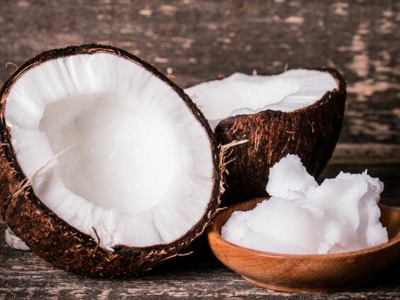 Четири разкрасителни употреби на кокосовото масло
