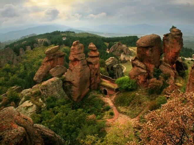 Места който трябва да посетите в България
  