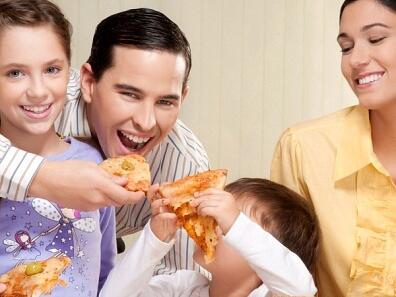 Бащите определят хранителните навици на децата 