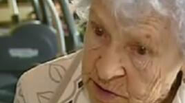 Баба Ани е на 95, денят ѝ започва с фитнес