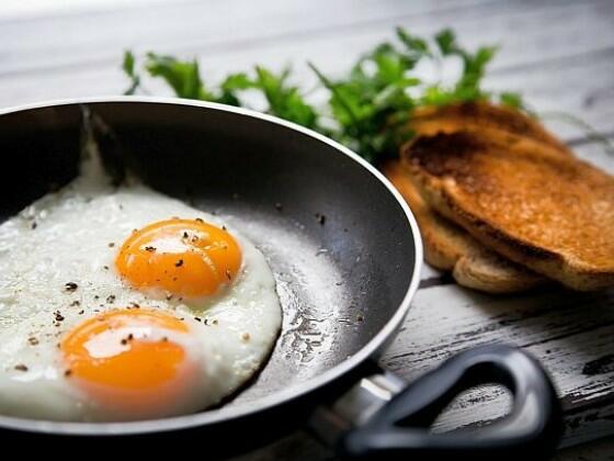 Стимулирайте мозъка с яйца за закуска