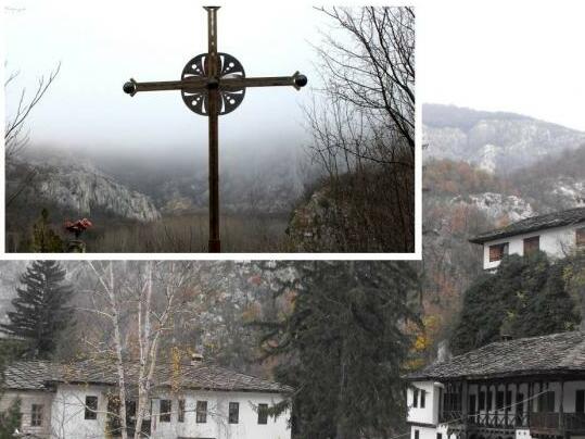 5-метров светещ кръст край Черепишкия манастир пази от зло и беди