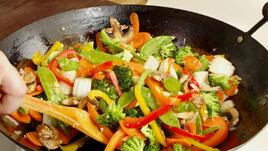 Селска лятна манджа със зеленчуци