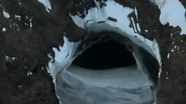 Кой използва гигантските „входове“ към подземните градове на Антарктида?
