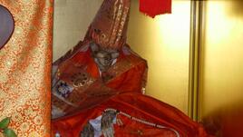 Защо десетки монаси се мумифицират живи?