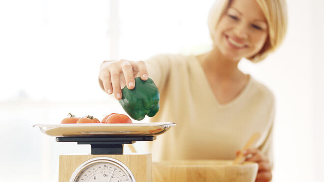 6 храни, които ви помагат в борбата с килограмите 
