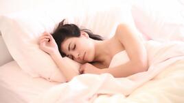 Спането с бижута крие рискове за здравето
