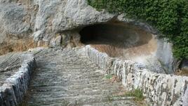 „Портата на края“: Мистериозна пещера в Гърция уплаши и военните