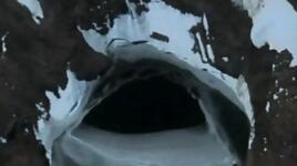 Кой използва гигантските „входове“ към подземните градове на Антарктида?

