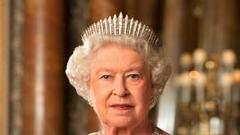 Кой ще наследи безценните бижута с със скъпоценни камъни на Елизабет II?
