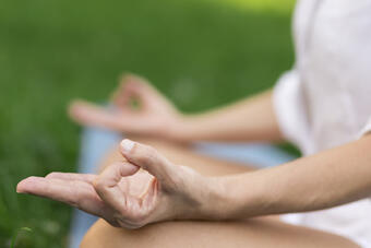 хората, които практикуват често йога и медитация, запазват по-добре своите мозъчни функции с...