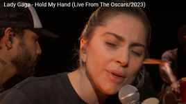 Без грим, с напукани устни и по дънки: Лейди Гага разплака Dolby Theatre на "Оскари"-те (ВИДЕО)