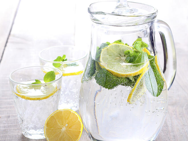 Ново 20! Диетолог заклейми мита за пиенето на вода с лимон на гладно