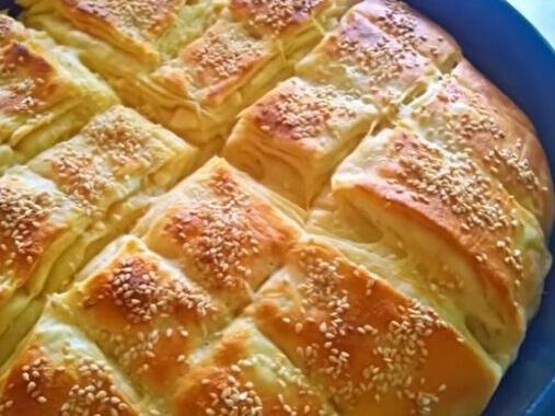 Хем баница, хем питка: Рецептата на баба за сеченица