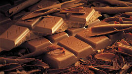 Защо изведнъж ни се дояжда шоколад и с какво да го заменим?