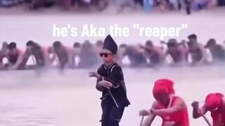 Танцуващ "жътвар" върху лодка: Хлапе превзе социалките с aura farming