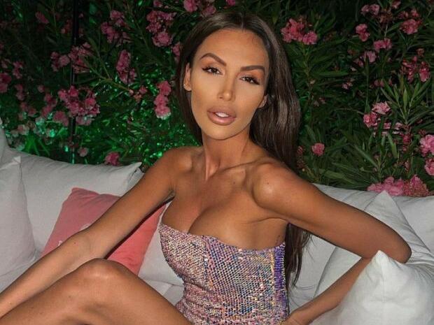 Моника Валериева омая Миро Дзвера - предишния мъж на Отварачката