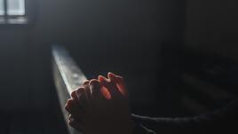 Лекари: Когато се молим, съставът на кръвта се променя