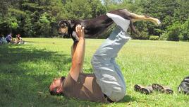Дога: йога+куче 