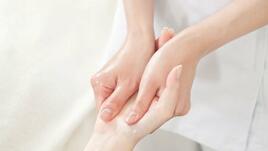 Нежен подарък: масаж на ръцете