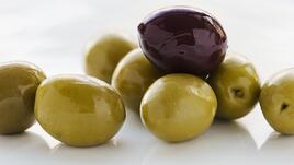 Кулинарен трик: маслинка без костилка 
