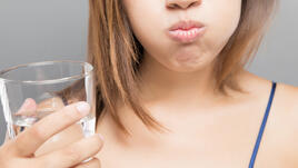 Фармацевт: Редовната гаргара с вода ни пази от грип
